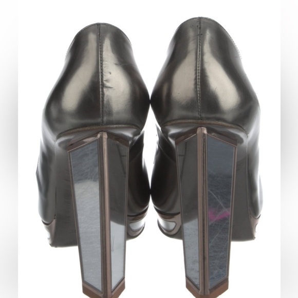 Yves Saint Laurent Silver Leather Pumps - Picture 3 of 5